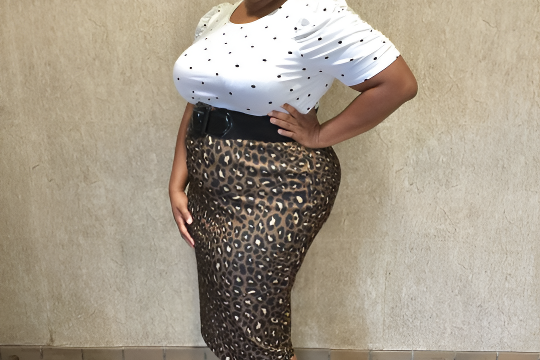 Annie a sugar mummy in Kisumu would like to hookup with energetic, well endowed young man