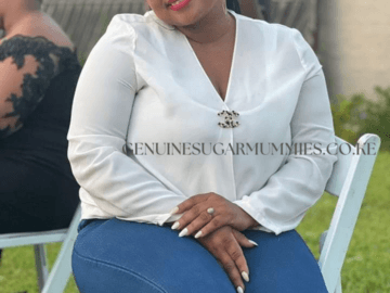 Seeking a Discreet Relationship: Connect with Doris Today!