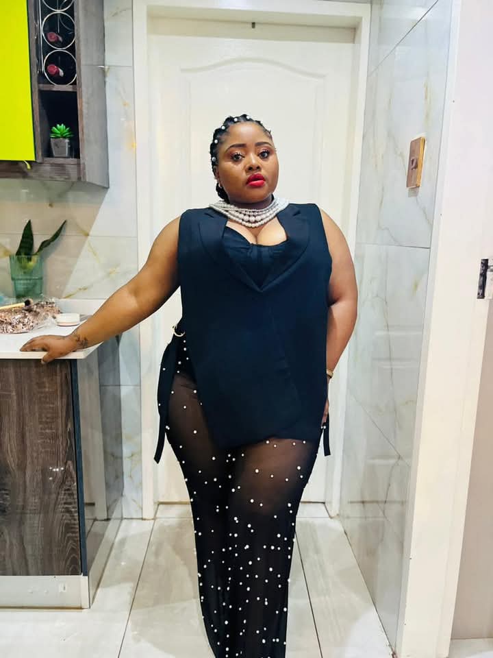 Helen Sugar Mummy Searching for a Skilled Massage Lover, Age 25–35