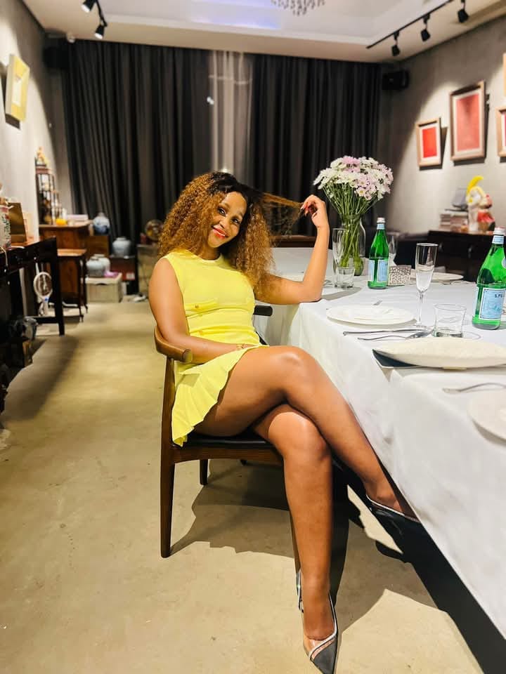 Mercy, 38, a sugar mummy in Kitisuru, wants a young man aged 23-31 for a fancy, discreet affair. She’s a loaded exec with a lush estate, bored of formalities and craving a guy to sneak some thrill in