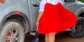 Flora, a 44-Year-Old Sugar Mummy in Kenol, Seeks a Mature Man (30–40) for a Discreet Romantic Connection