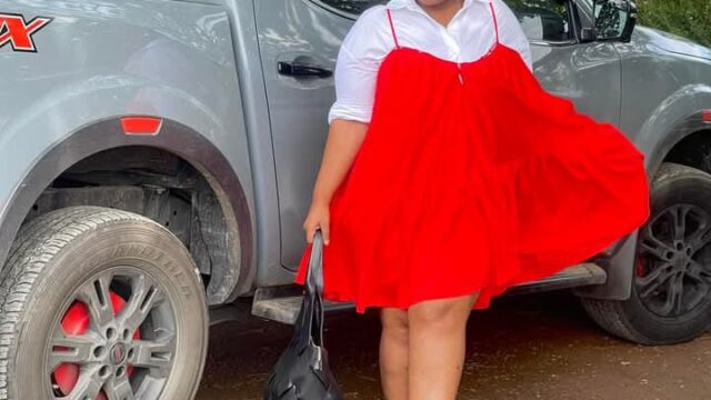 Flora, a 44-Year-Old Sugar Mummy in Kenol, Seeks a Mature Man (30 to 40) for a Discreet Romantic Connection