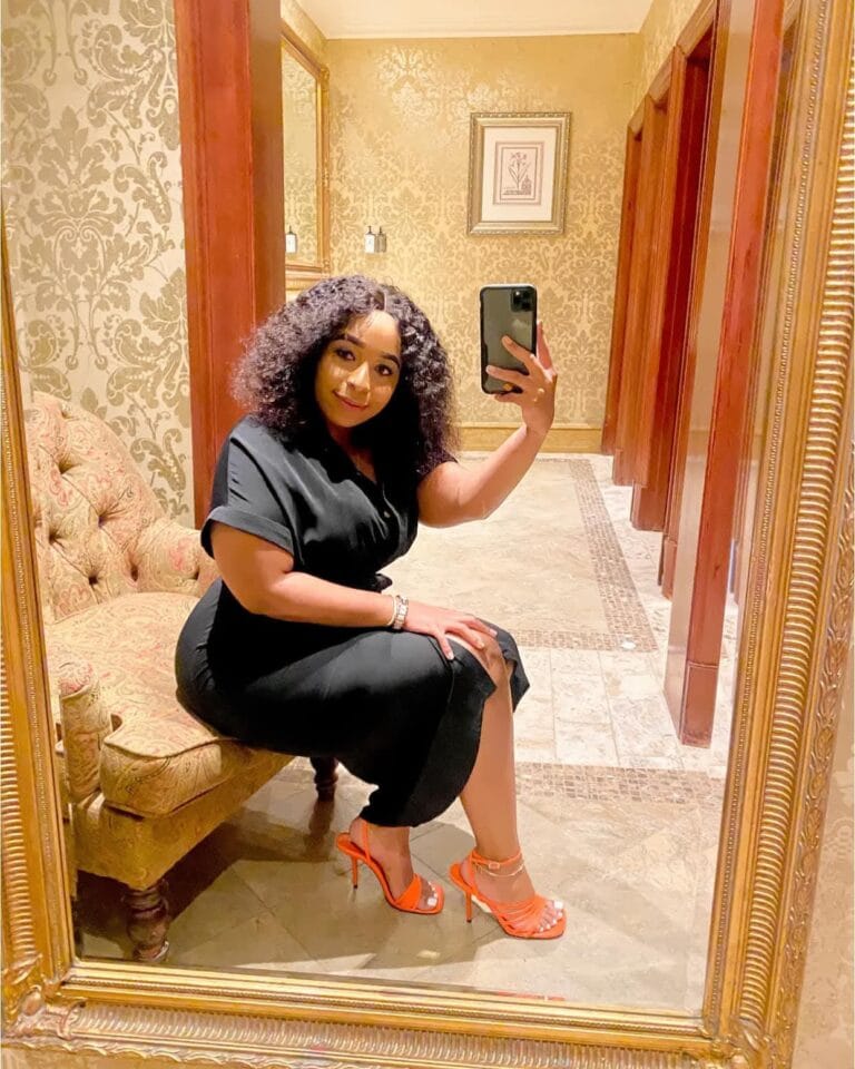 Beatrice, Sugar Mummy needs a Vibrant Young Man for a Fun Arrangement in Nairobi
