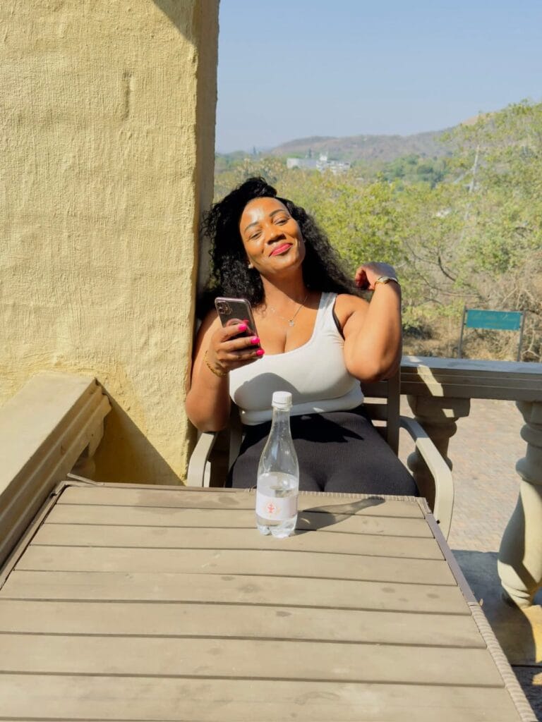 Zaweria, Sugar Mummy Needs a Romantic Young Man for a Casual Relationship in Kitengela