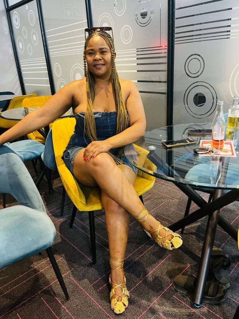 Hannah, sugar mummy needs a respectful young man for a discreet sugar relationship in Nairobi