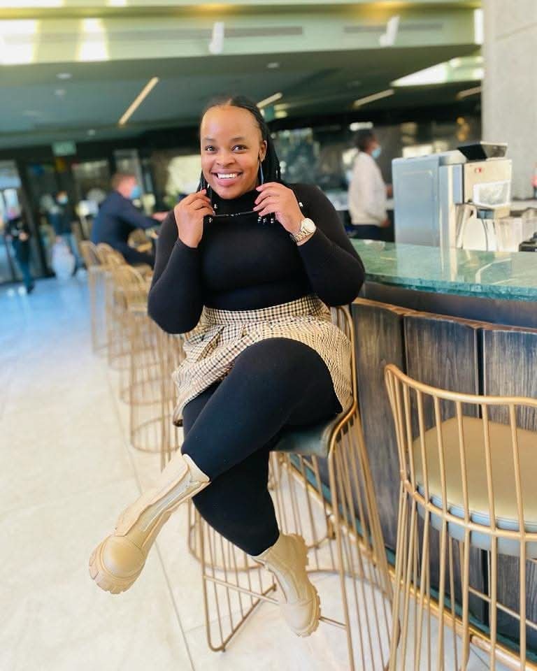 Sharon Sugar Mummy Needs a Romantic Young Man for Love in Utawala
