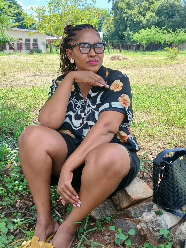 Beatrice wealthy sugar mummy in Kitale looking for a serious young man