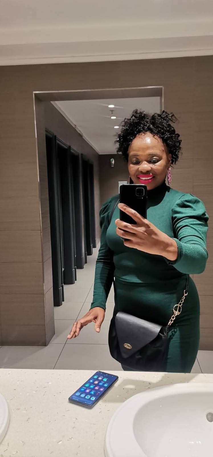 Nairobi sugar mummy Clarissa seeking a confident gentleman for long term dating