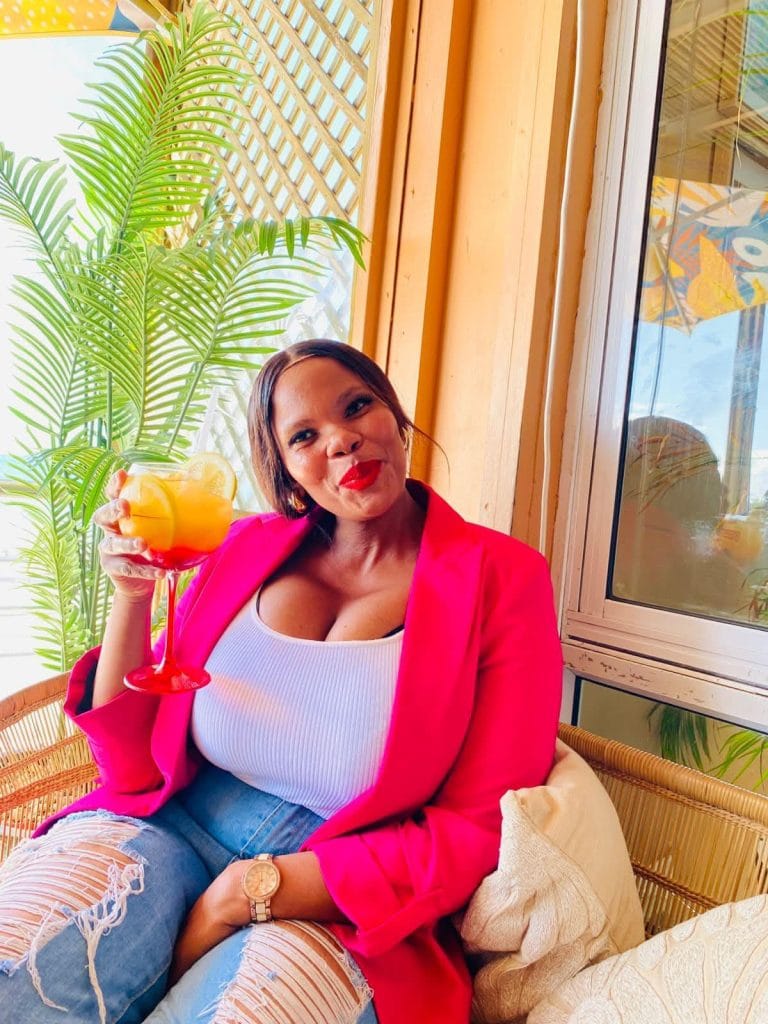 Natalie sugar mummy from Karen Nairobi seeking a young man for dating and financial support