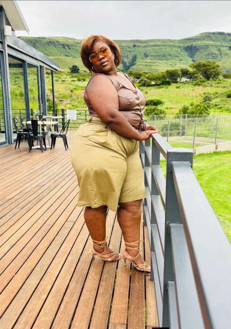 Florence sugar mummy in Kitale Milimani looking for a young man aged 24 to 36 for a private arrangement