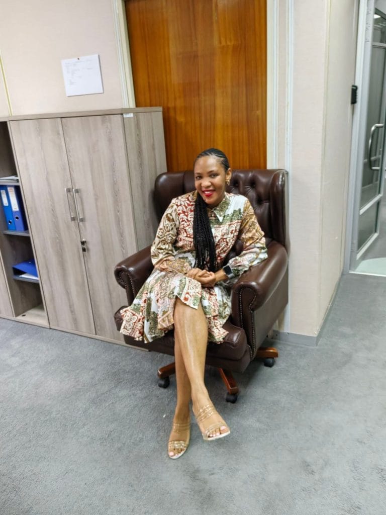 Njoki sugar mummy in Kayole Nairobi looking for a genuine Eastlands guy