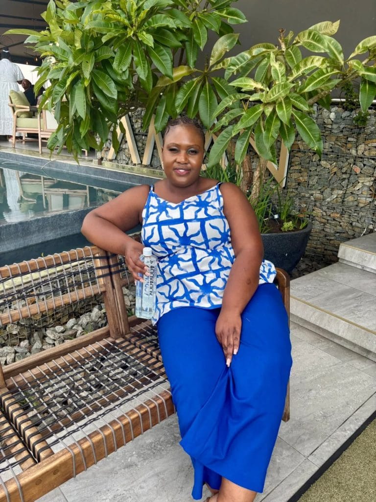Stephanie sugar mummy near Madaraka Shopping Centre Langata Nairobi looking for a loyal soft spoken and loving man with a clean record