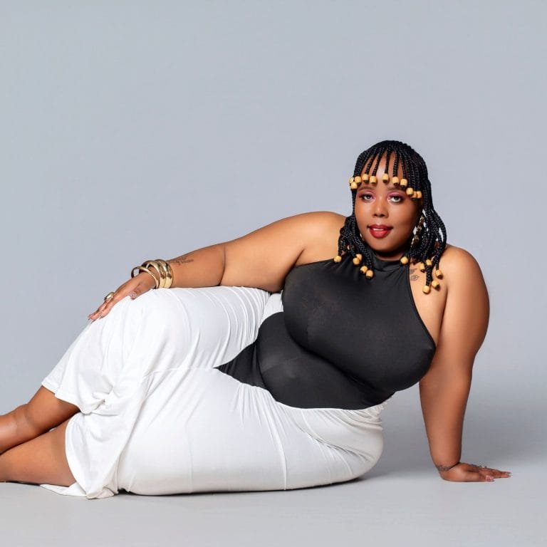 Whitney foreign sugar mummy in Westlands Nairobi looking for a calm and caring young man