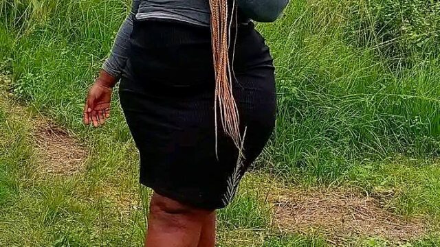 Harriet Sugar Mummy in Nyandarua Seeks a Polite Young Gentleman for Mutual Spoiling